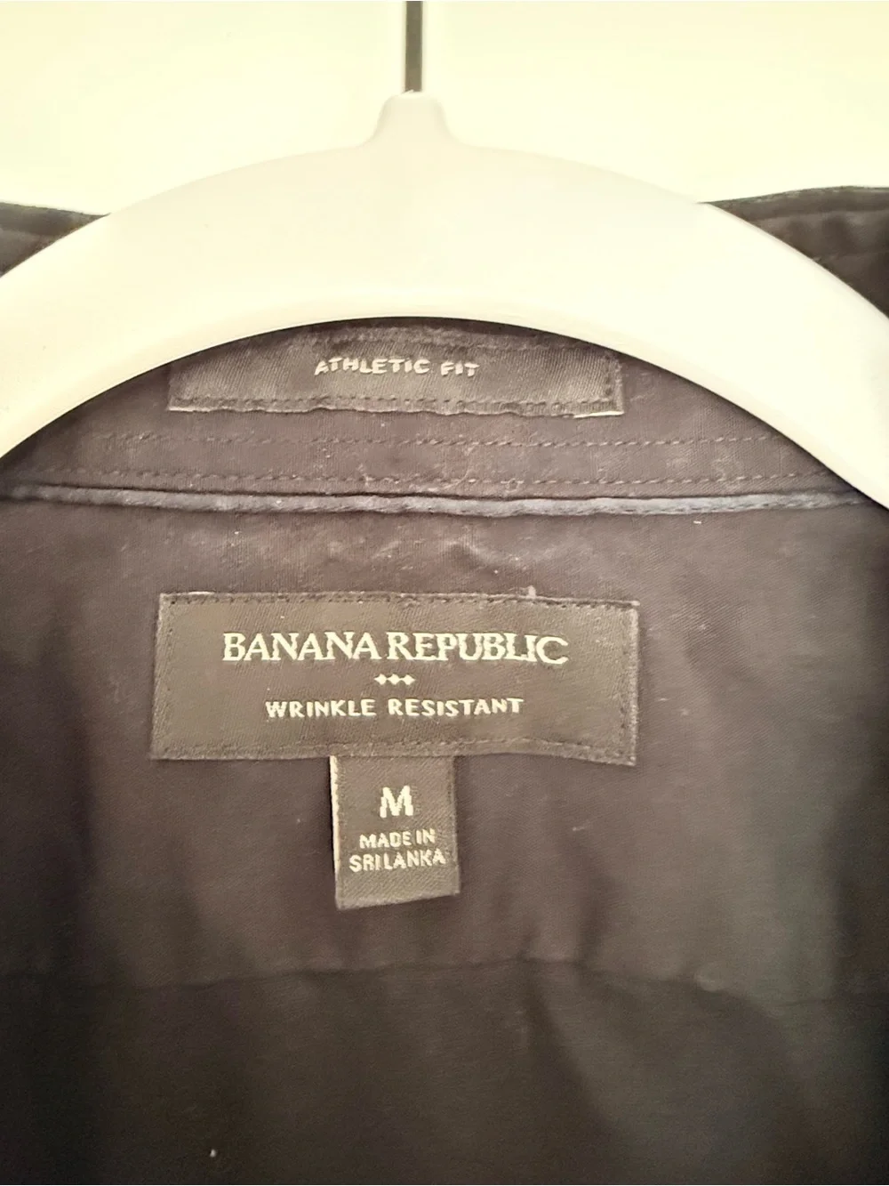 NWOT Banana Republic Men's Athletic Fit Wrinkle Resistant Black Shirt, M